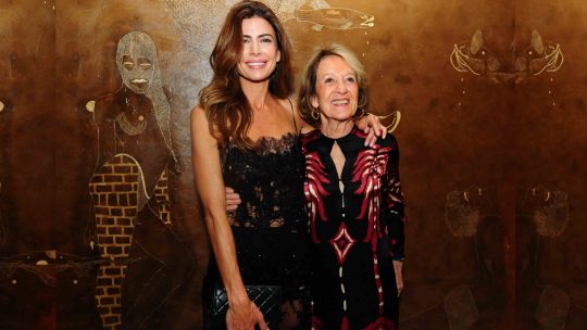 juliana-awada-y-la-madre-de-la-reina-maxima-en-la-noche-de-los-amigos-del-moderno
