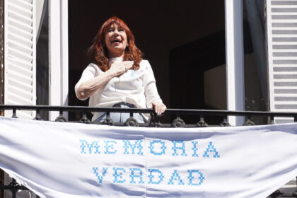 a-un-ano-de-la-condena,-el-liderazgo-en-declive-de-cristina-kirchner-profundiza-la-grieta-en-el-peronismo