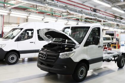 mercedes-benz-exportara-mas-de-70%-de-la-sprinter-hecha-en-la-matanza,-este-ano-y-tambien-en-2027