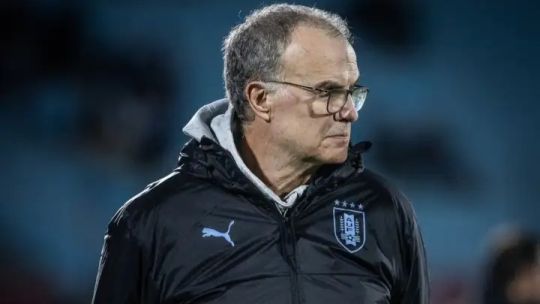 maverick-marcelo-bielsa-faces-uruguay-mutiny-ahead-of-world-cup