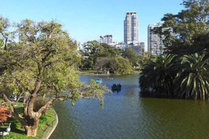 la-ciudad-avanza-con-locales-gastronomicos-en-espacios-verdes-y-crece-la-polemica-ambiental