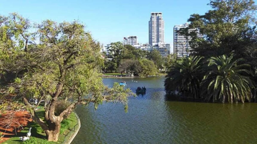 la-ciudad-avanza-con-locales-gastronomicos-en-espacios-verdes-y-crece-la-polemica-ambiental