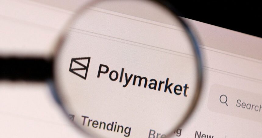 demandan-a-un-empleado-de-google-por-ganar-1,2-millones-de-dolares-apostando-en-polymarket-quienes-serian-los-personajes-mas-buscados-de-2025