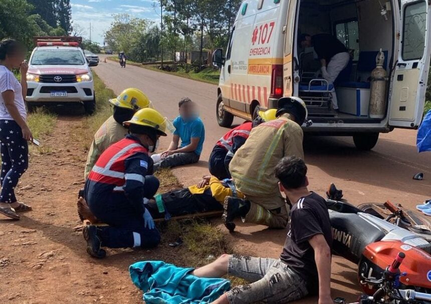 el-soberbio-|-dos-motocicletas-chocaron-sobre-la-ruta-provincial-2-y-tres-personas-resultaron-heridas