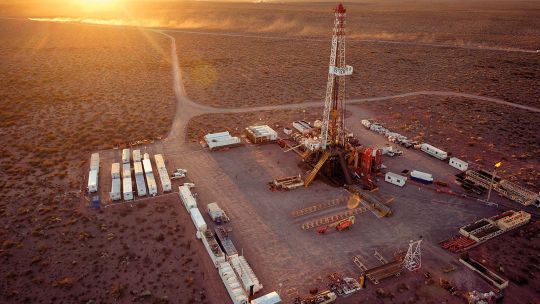 “sin-energia-barata-es-imposible-competir”,-el-analisis-sobre-el-control-del-sistema-energetico-en-argentina-en-“qr!”