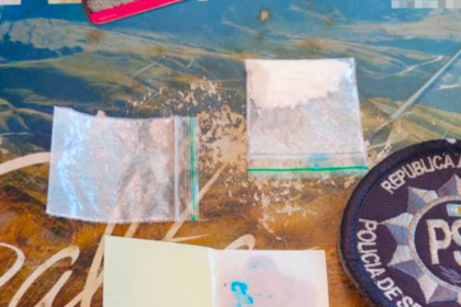 detectaron-cocaina-en-el-equipaje-de-un-pasajero-en-el-aeropuerto-de-iguazu:-investigan-el-caso