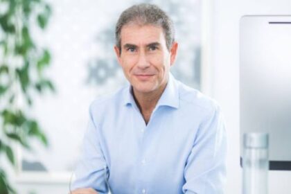 javier-milei-se-reunio-con-el-magnate-maurice-ostro-por-inversiones-tecnologicas-y-recibio-a-grandes-laboratorios