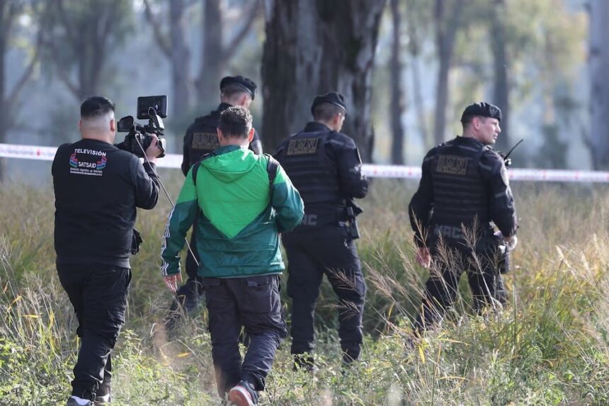 intensifican-la-busqueda-de-agostina-en-cordoba:-rastrillan-un-descampado-donde-fue-visto-el-unico-detenido-por-la-desaparicion
