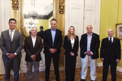 karina-milei-y-manuel-adorni-se-reunieron-con-directivos-de-agricultores-federados-argentinos