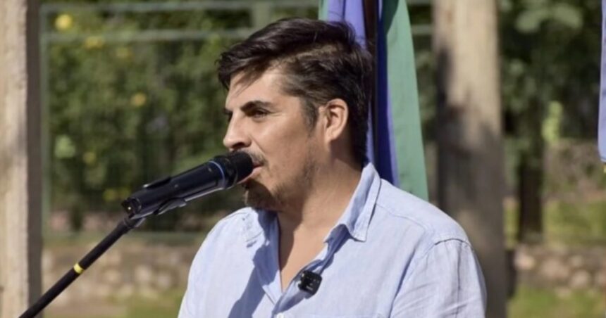 “no-damos-mas,-no-duermo,-no-como”:-un-intendente-se-quebro-en-una-entrevista-tras-los-despidos-que-ordeno-el-gobierno-en-el-complejo-turistico-de-su-ciudad