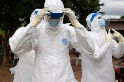 el-jefe-de-la-oms-llego-al-epicentro-del-brote-de-ebola-en-congo-mientras-crece-la-alerta-mundial