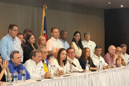 encuentro-de-la-pud-y-machado-en-panama:-la-necesaria-foto-de-la-unidad-y-recalibracion-de-la-estrategia
