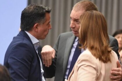 estrategia-2027:-bornoroni-lleva-a-un-peloton-de-intendentes-a-la-casa-rosada