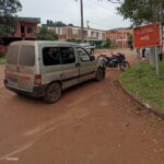 siniestro-vial-entre-un-auto-y-una-motocicleta-dejo-dos-jovenes-lesionados-en-eldorado