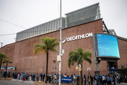 furor-por-las-marcas-que-llegan-a-la-argentina:-que-hay-detras-de-las-largas-filas-y-los-acampes-en-las-aperturas