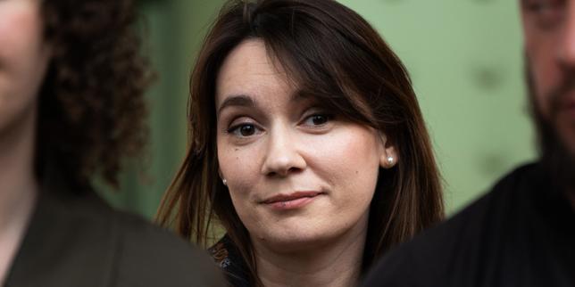 el-titulo-de-sejour-de-xenia-fedorova,-la-cronica-pro-kremlin-de-los-medios-bollore,-provoca-interrogatorios-en-el-transcurso-del-estado