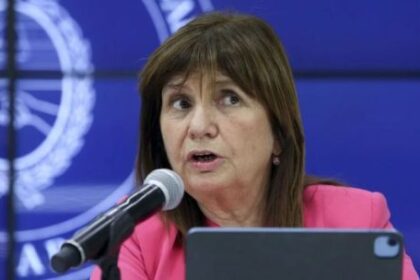 bullrich-se-volvio-a-plantar:-renuncio-a-la-presidencia-de-la-bancada-oficialista-y-abrio-otro-frente