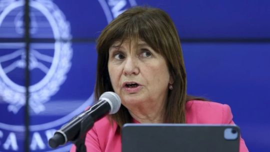 bullrich-se-volvio-a-plantar:-renuncio-a-la-presidencia-de-la-bancada-oficialista-y-abrio-otro-frente
