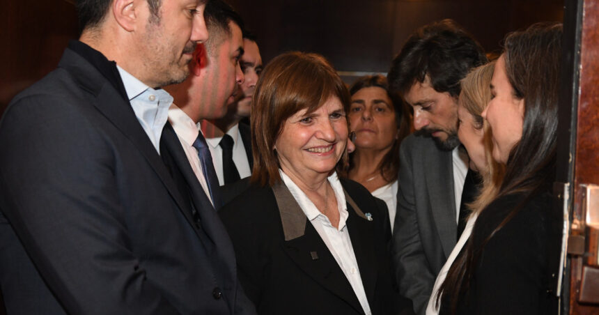 bullrich-confirmo-que-le-presento-su-renuncia-a-milei-y-revelo-como-reacciono-el-presidente
