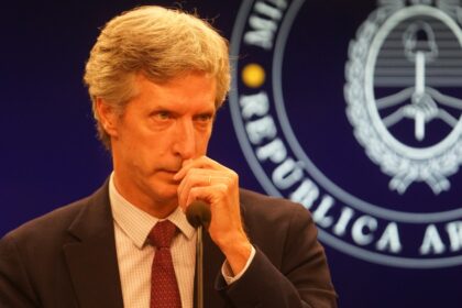 a-bausili-le-salen-dolares-por-las-orejas,-y-el-regreso-a-los-mercados-se-ve-mas-cerca