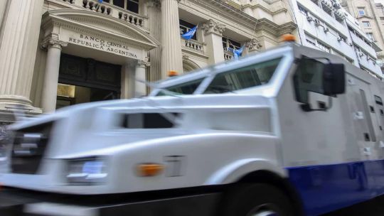 el-banco-central-quedo-al-borde-de-completar-su-meta-de-compra-de-dolares-para-2026