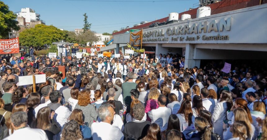 el-gobierno-de-kicillof-afirma-que-pago-toda-la-deuda-de-ioma-con-el-hospital-garrahan-y-acusa-a-nacion-de-reclamar-casi-8.000-millones-de-pesos-sin-respaldo