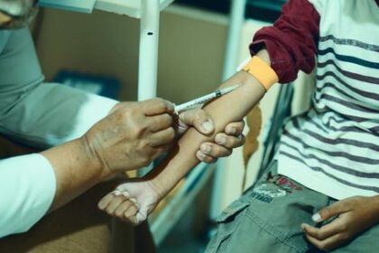 vacunas-antigripales:-mario-lugones-confirmo-el-envio-total-de-dosis-y-cuestiono-la-baja-cobertura-en-buenos-aires-y-formosa
