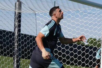 mundial-2026-|-el-dibu-martinez-se-pierde-los-amistosos,-pero-sera-titular-ante-argelia-en-el-debut-de-la-seleccion 