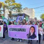 en-medio-de-la-conmocion-por-los-asesinatos-de-dulce-y-agostina,-mas-de-15.000-personas-participaron-en-posadas-en-la-marcha-de-ni-un-a-menos