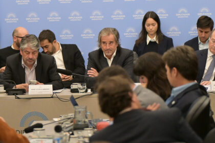 funcionarios-del-gobierno-defendieron-los-proyectos-de-super-rigi-y-lobby-en-diputados
