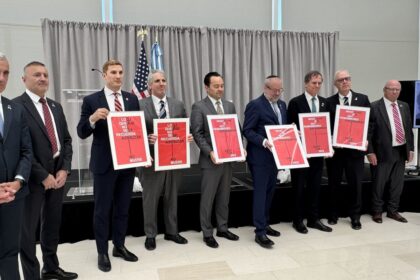 homenaje-a-las-victimas-de-la-amia-en-washington:-funcionarios-de-trump-prometieron-ayudar-a-buscar-justicia-y-combatir-el-terrorismo