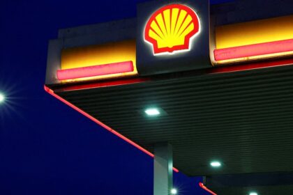se-vendieron-las-estaciones-de-servicio-de-shell-en-argentina:-el-fondo-suizo-mercuria-compro-la-red-y-la-refineria