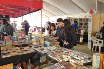 cuentos,-libros-y-talleres,-asi-comenzo-la-feria-del-libro-en-posadas:-“hoy-y-manana-tenemos-participacion-de-escuelas”