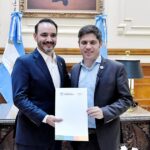 kicillof-fue-a-corrientes-y-se-mostro-con-el-radical-valdes:-hablo-de-“consolidar-la-unidad-de-todos”-los-que-rechazan-el-ajuste