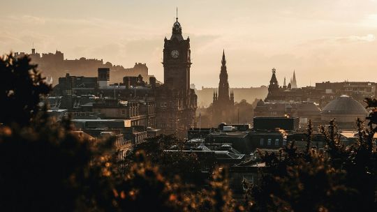 escocia:-castillos,-historia-y-destilerias-aunados-por-una-serie-y-un-tour-especial