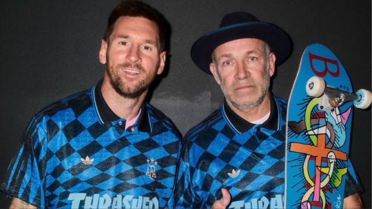 cultura,-negocios-y-futbol:-la-inesperada-alianza-entre-la-iconica-revista-de-skate-thrasher-y-la-seleccion-argentina