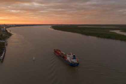 jan-de-nul-wins-contract-to-dig-argentina’s-us$10-billion-waterway