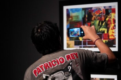 la-faceta-menos-conocida-del-indio-solari:-“brutto”,-la-muestra-de-su-arte-visual
