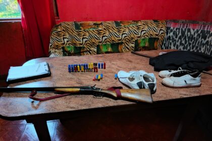 investigan-a-una-banda-de-falsos-gendarmes-en-posadas-y-santo-pipo:-secuestraron-armas-y-municiones