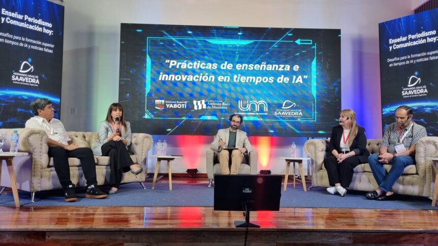 ia,-noticias-falsas-y-formacion-profesional:-el-debate-que-reunio-a-profesionales-y-docentes-en-posadas-por-el-dia-del-periodista