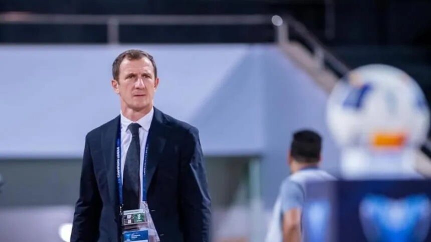 boca-avanzo-por-arruabarrena:-riquelme-le-ofrecio-ser-el-nuevo-entrenador