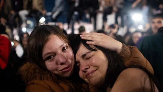 fans-come-together-in-huge-crowds-to-bid-farewell-to-‘indio’-solari