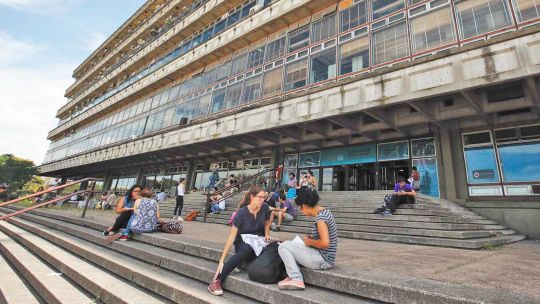 universidades:-los-alumnos-usan-ia,-mucho