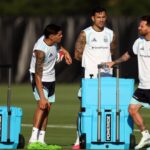a-11-dias-del-debut-mundialista,-scaloni-revelo-como-evolucionan-messi-y-los-jugadores-de-la-seleccion-con-molestias-fisicas:-“leo-viene-bien”