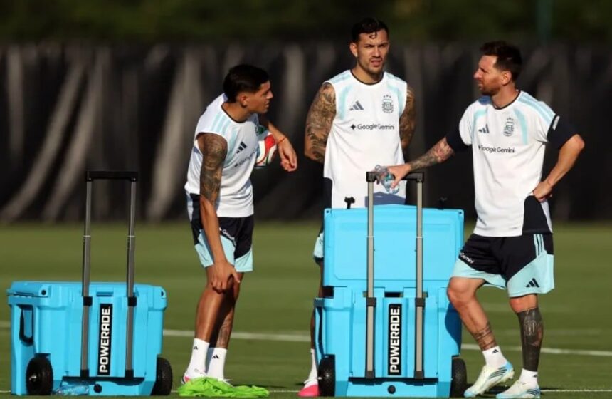 a-11-dias-del-debut-mundialista,-scaloni-revelo-como-evolucionan-messi-y-los-jugadores-de-la-seleccion-con-molestias-fisicas:-“leo-viene-bien”