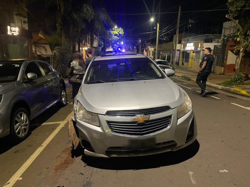 conducia-alcoholizado,-choco-dos-autos-estacionados-y-termino-detenido-en-posadas