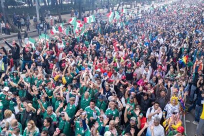 mexico-rompio-el-record-guinnes-de-la-ola-humana-mas-grande-del-mundo:-participaron-miles-de-personas