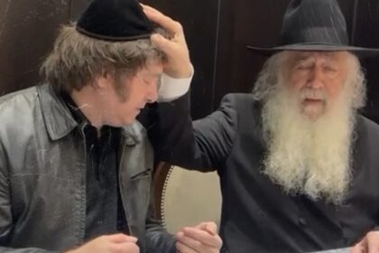 usaran-al-ex-cck-para-un-tributo-al-rebe-de-lubavitch