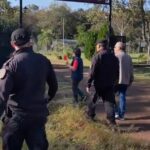 desobedecio-a-un-juez,-intento-atacar-a-policias-con-un-machete-y-mordio-a-una-oficial:-fue-detenida-en-garupa