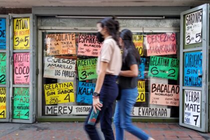 entre-inflacion,-devaluacion-y-dolarizacion:-los-venezolanos-viven-su-pib-dia-a-dia